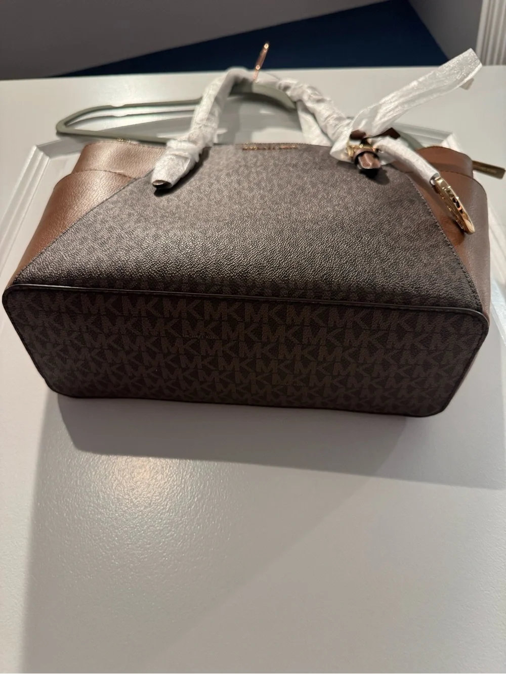 MICHAEL Michael Kors signature logo